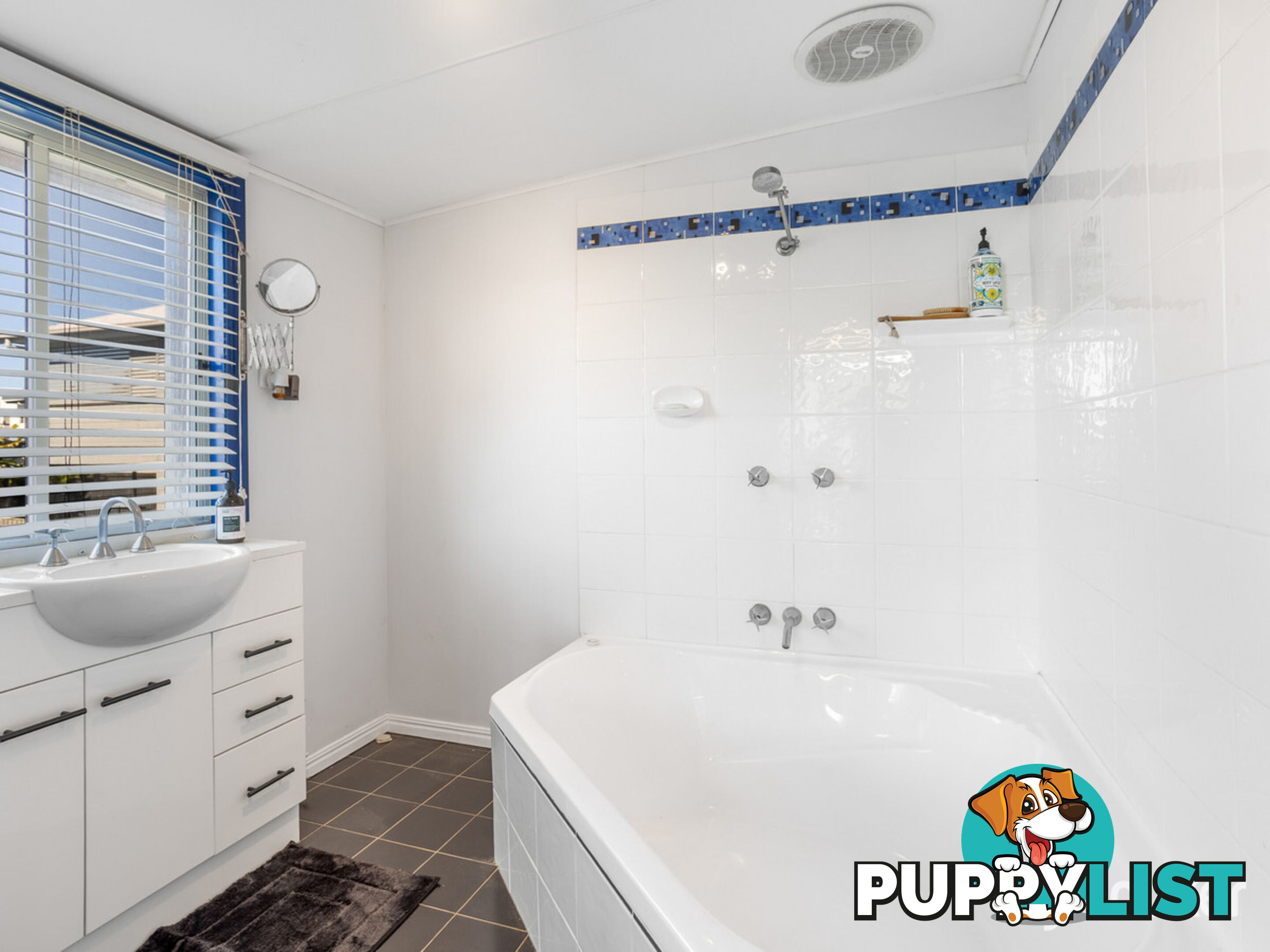 86 Seaville Avenue SCARBOROUGH QLD 4020