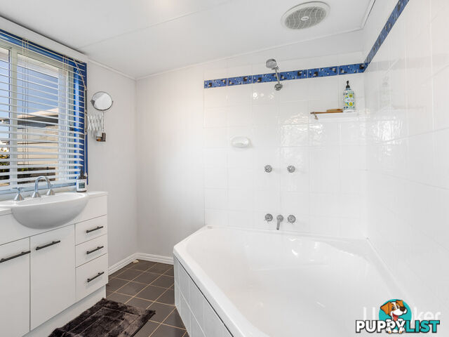86 Seaville Avenue SCARBOROUGH QLD 4020