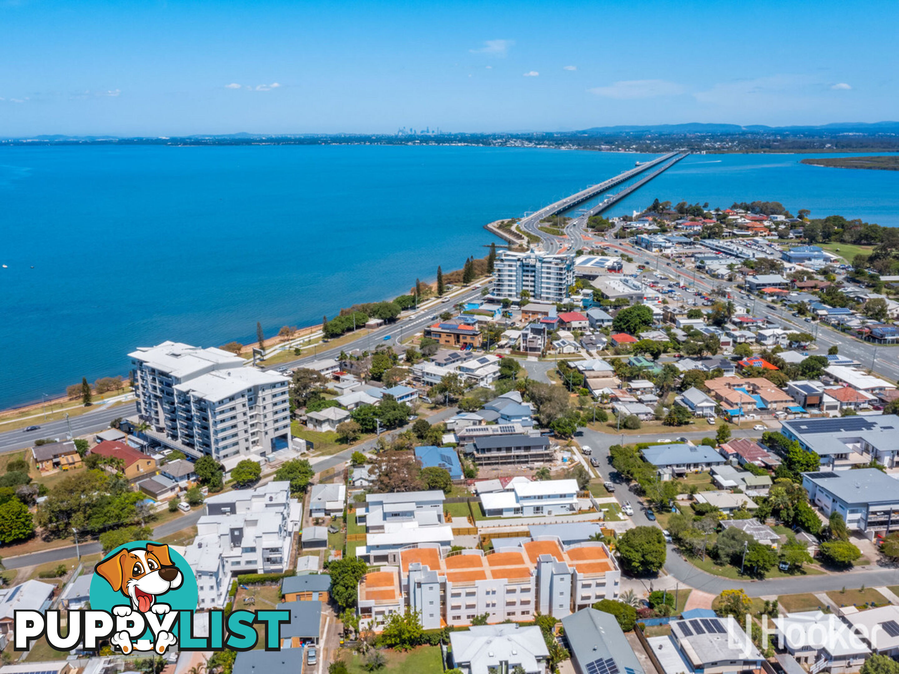 18 Robert Street CLONTARF QLD 4019