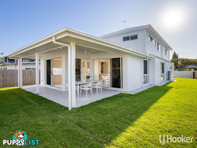 18 Robert Street CLONTARF QLD 4019