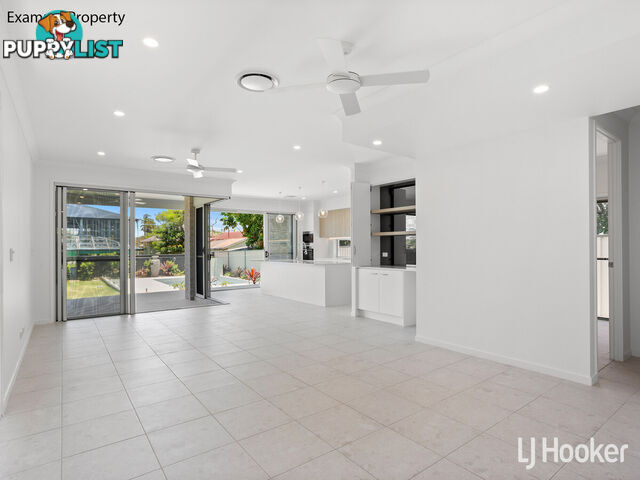 37 King Street WOODY POINT QLD 4019