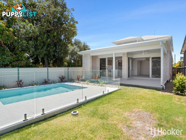 37 King Street WOODY POINT QLD 4019
