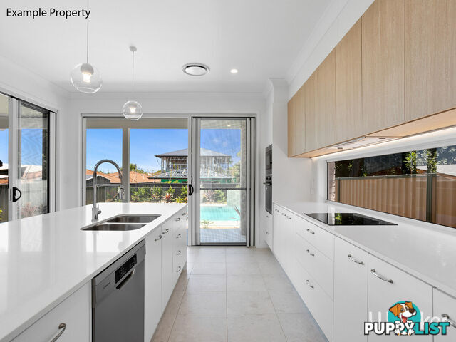 37 King Street WOODY POINT QLD 4019