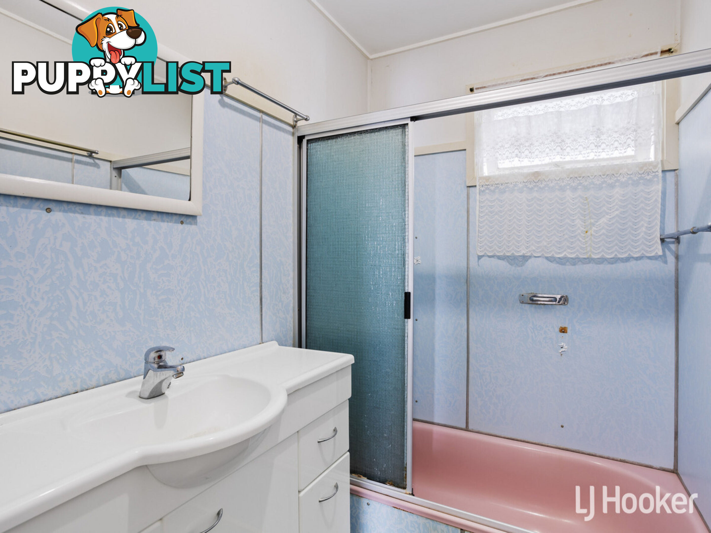 2a Samuel Street WOODY POINT QLD 4019