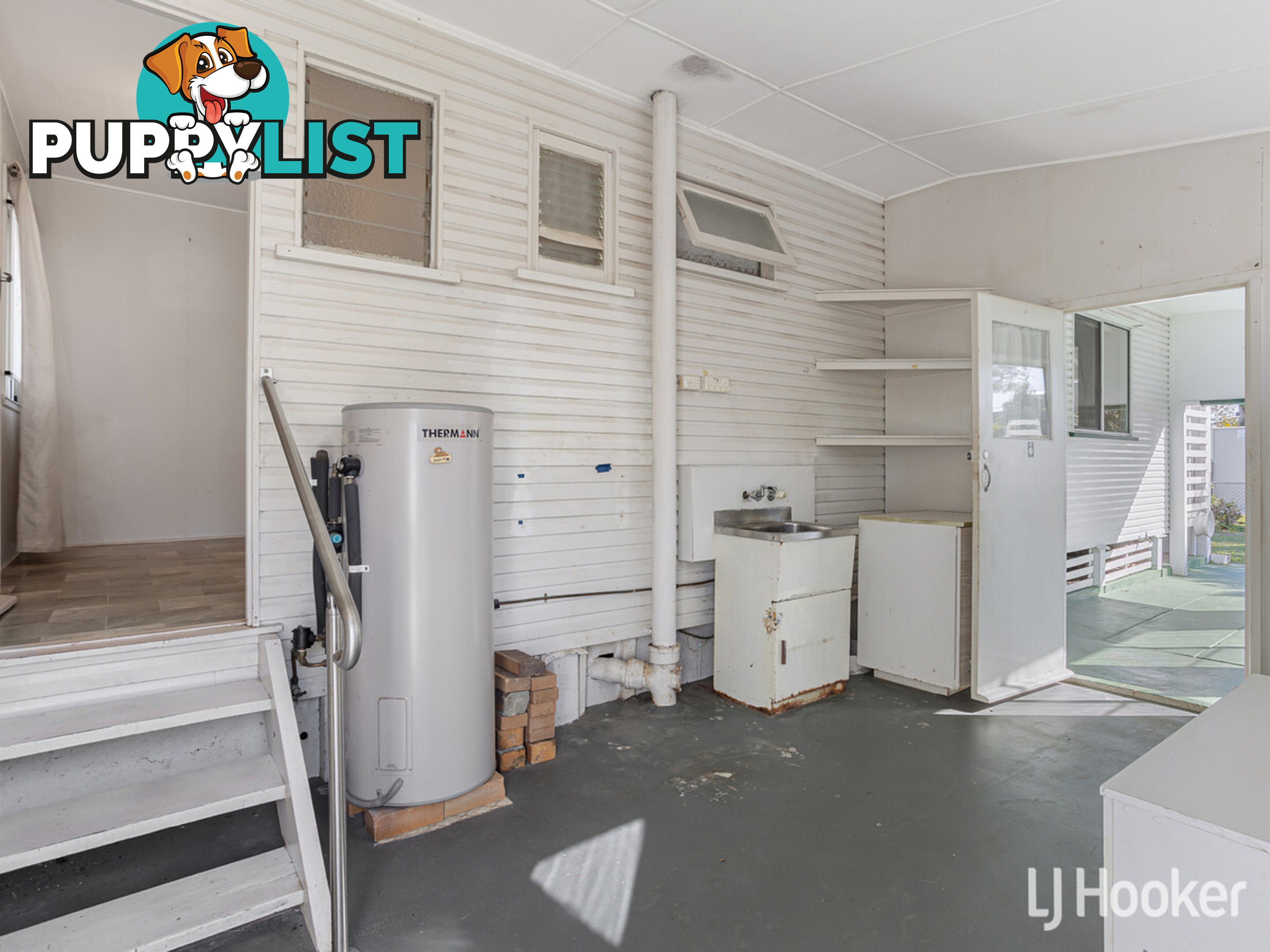 2a Samuel Street WOODY POINT QLD 4019