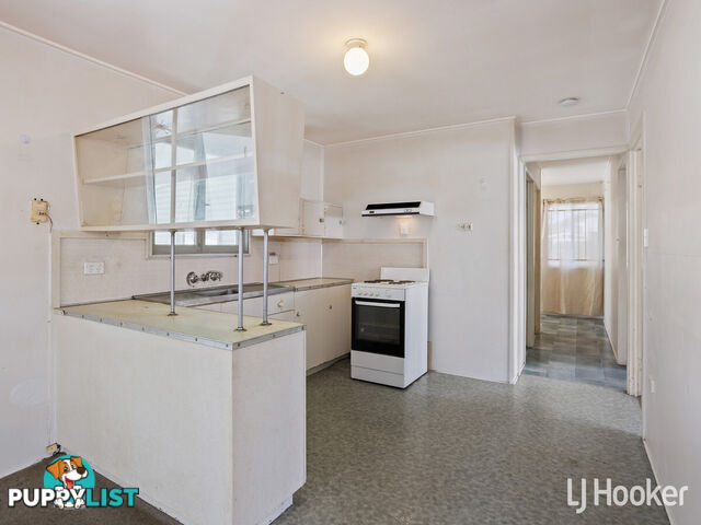 2a Samuel Street WOODY POINT QLD 4019