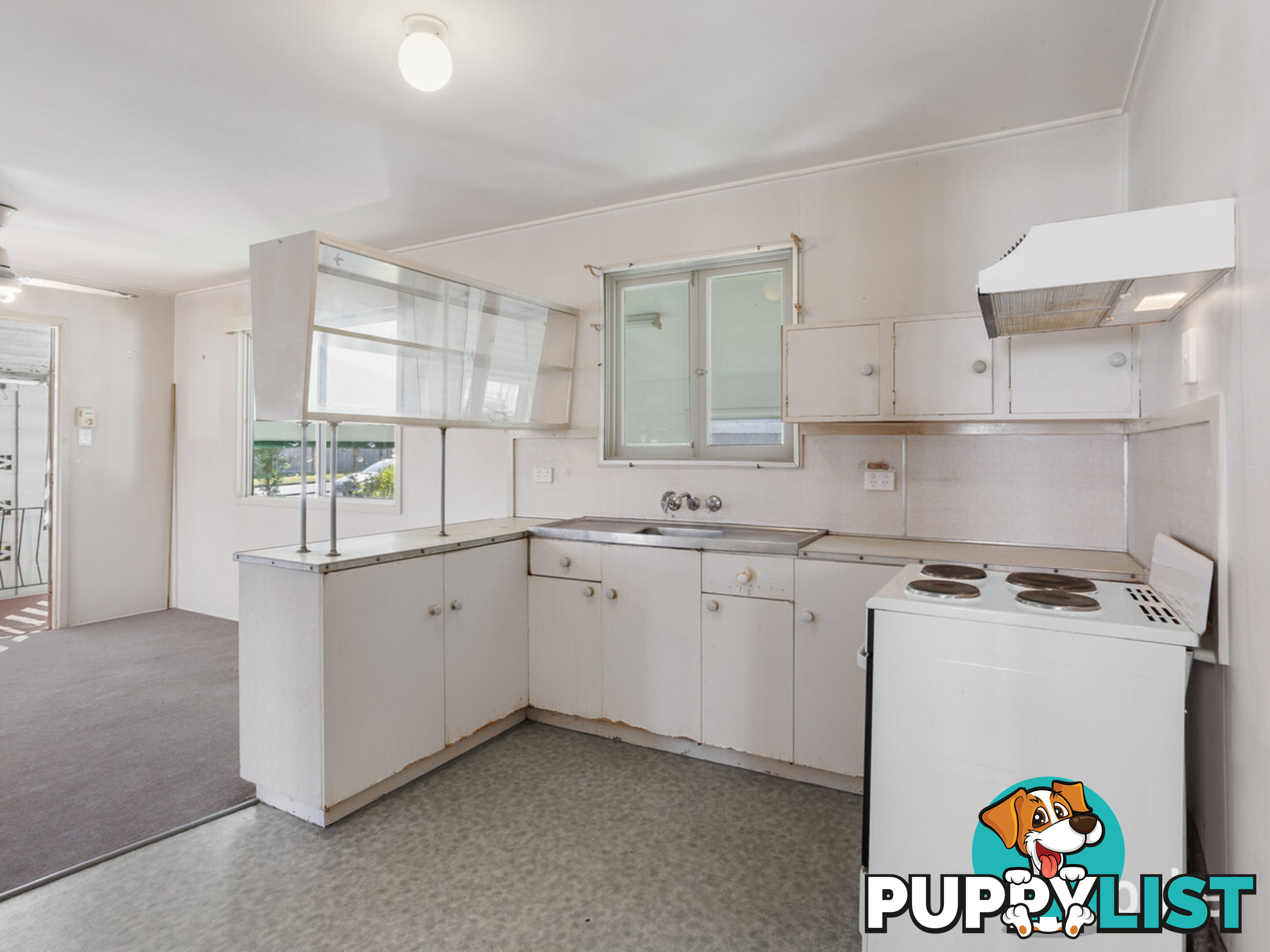 2a Samuel Street WOODY POINT QLD 4019