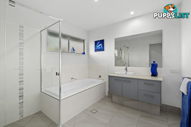 11 Warde Street SCARBOROUGH QLD 4020