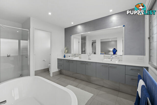 11 Warde Street SCARBOROUGH QLD 4020