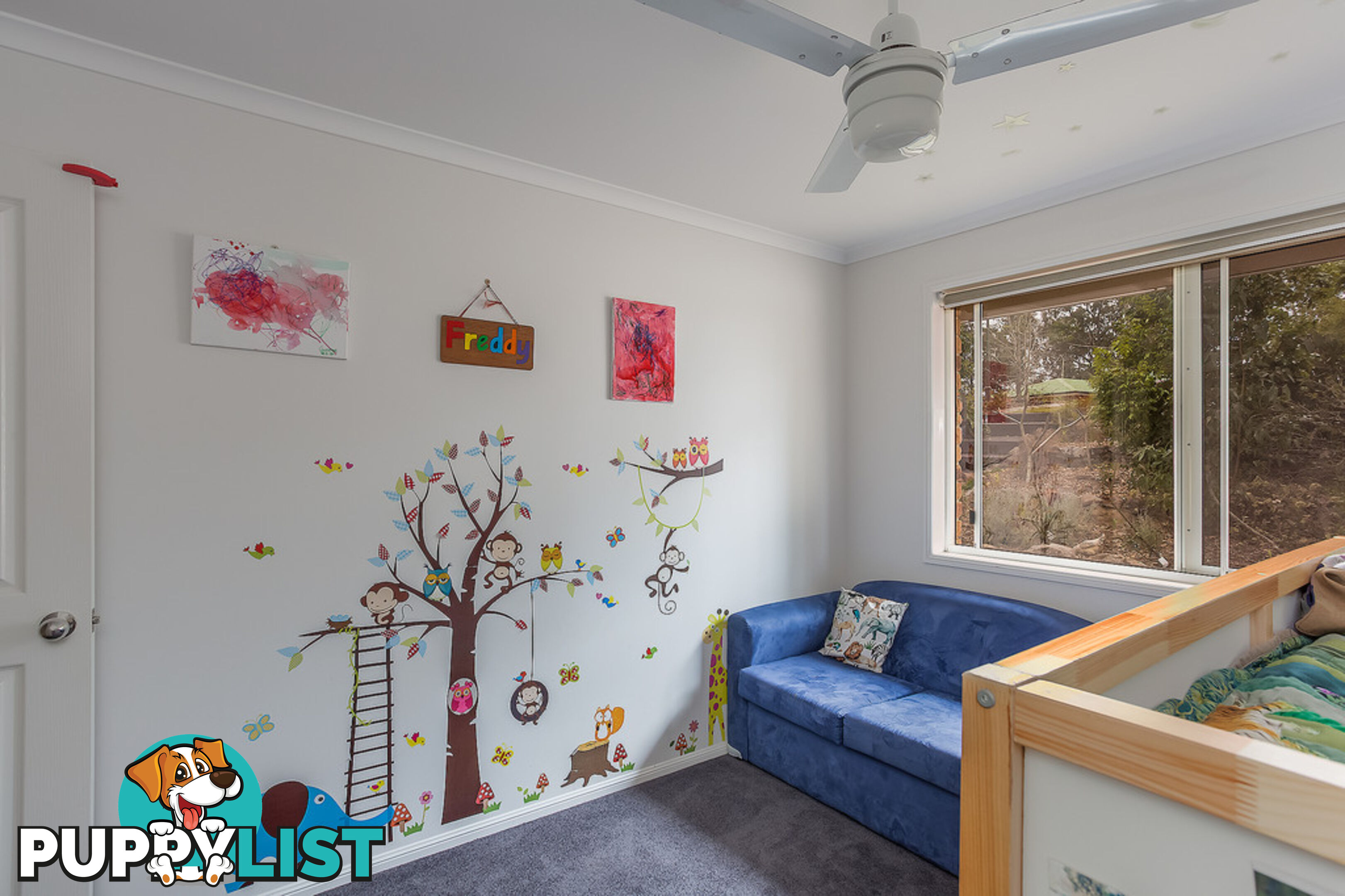 8 Oxford Court SOUTHSIDE QLD 4570