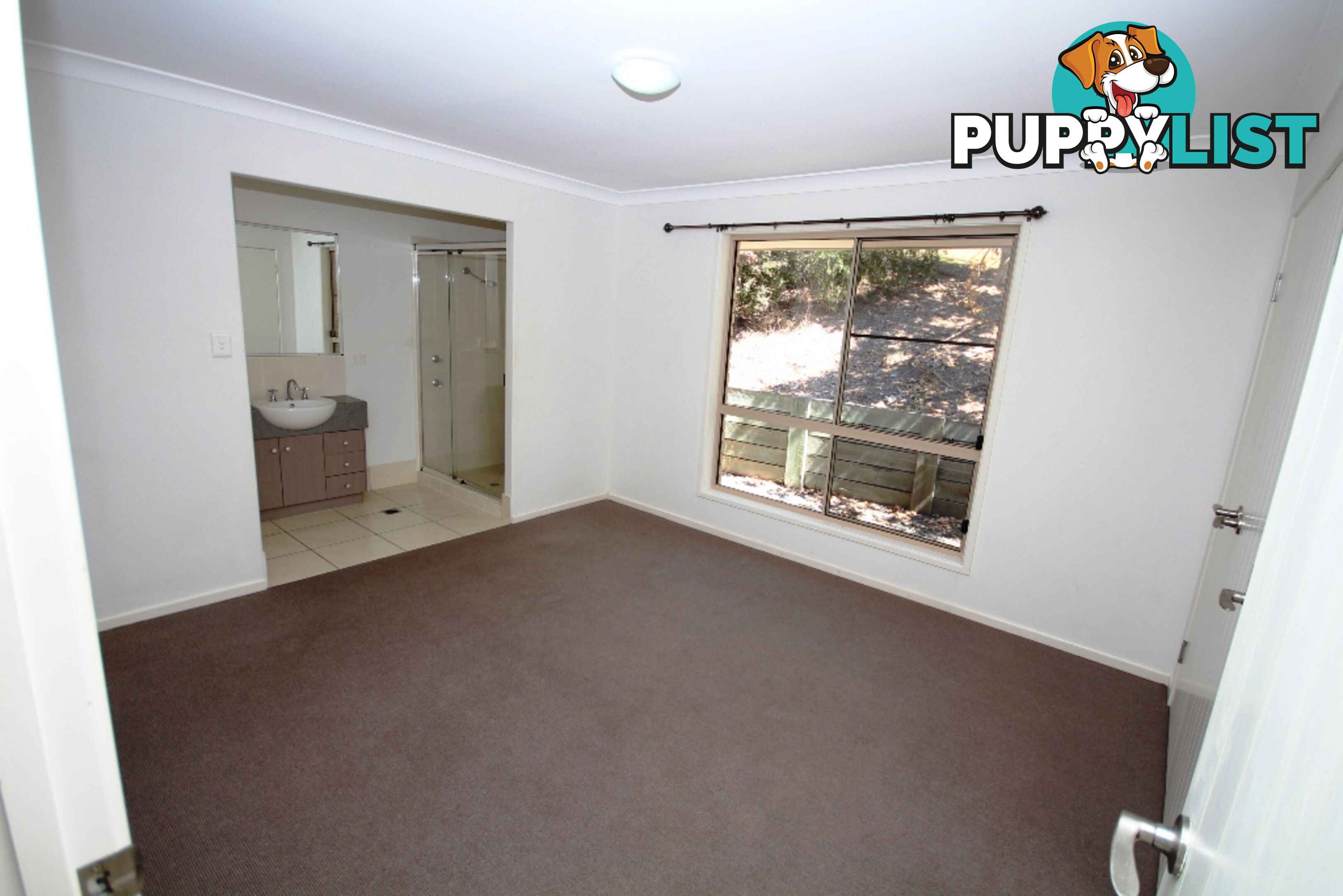 6 Petrie Court SOUTHSIDE QLD 4570