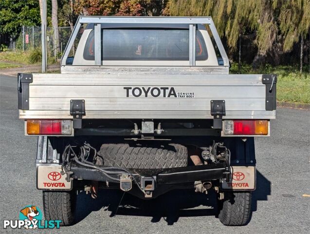 2017 TOYOTA HILUX SR GUN126R CAB CHASSIS
