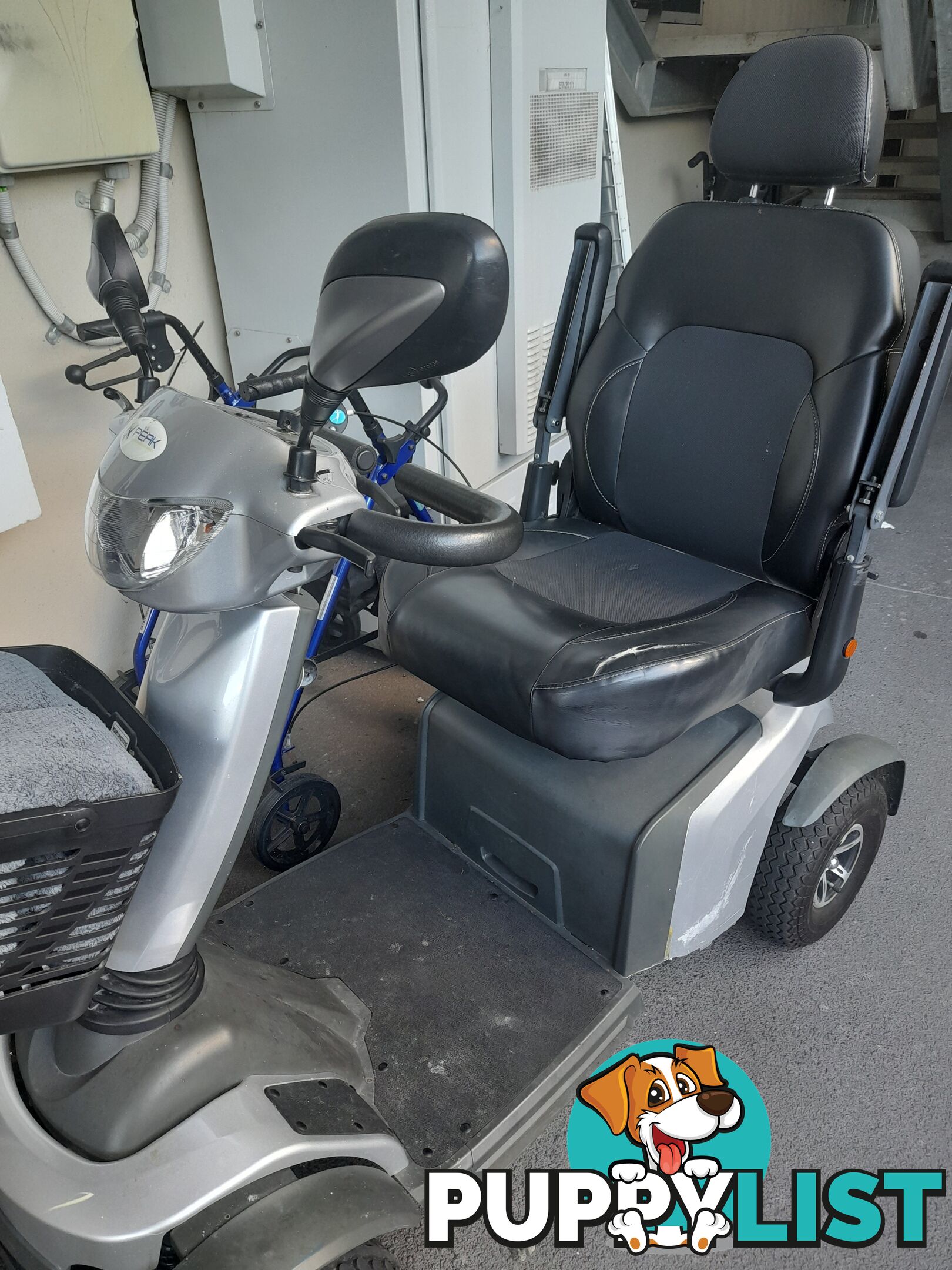 Mobility scooter