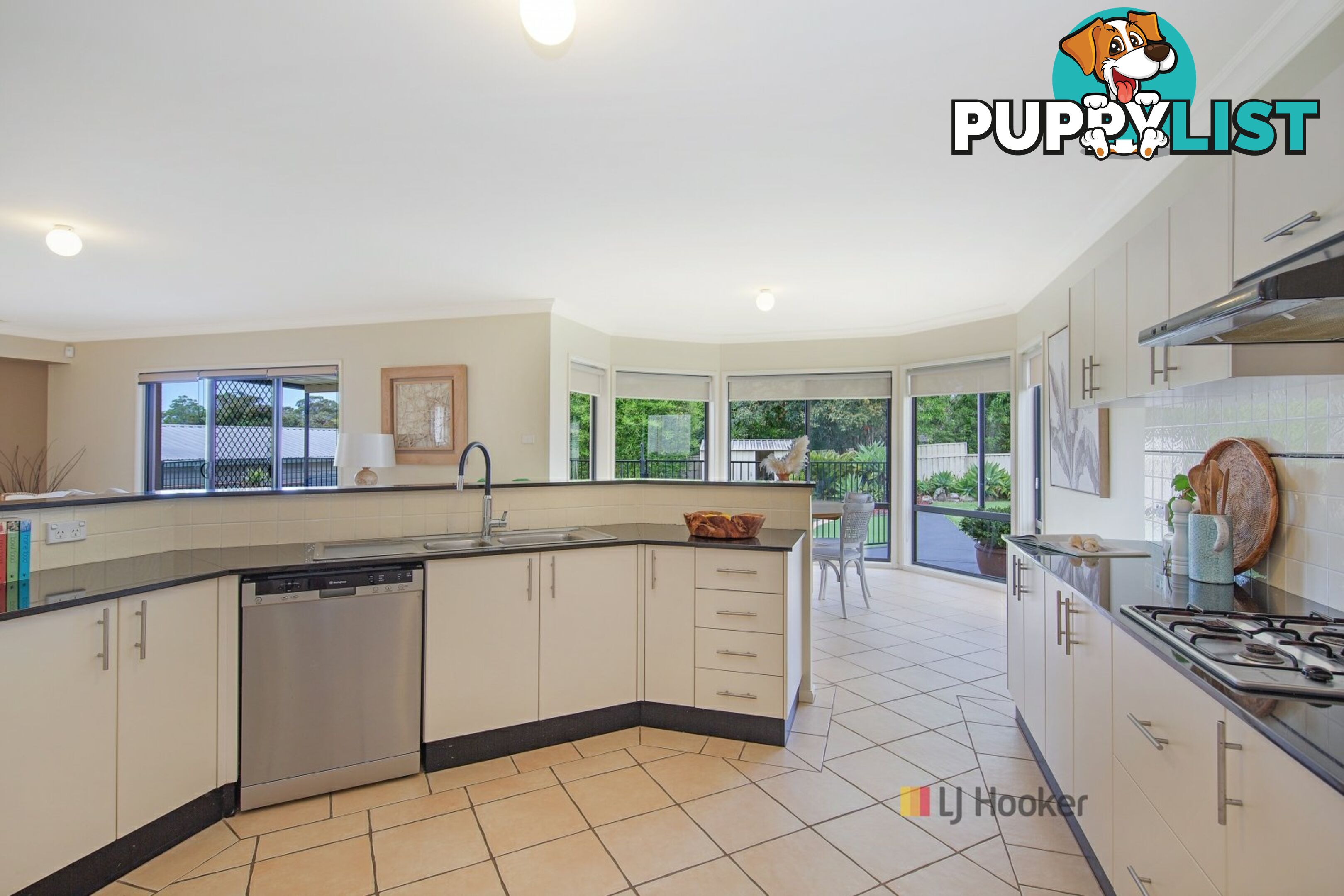 8 Swindon Close LAKE HAVEN NSW 2263