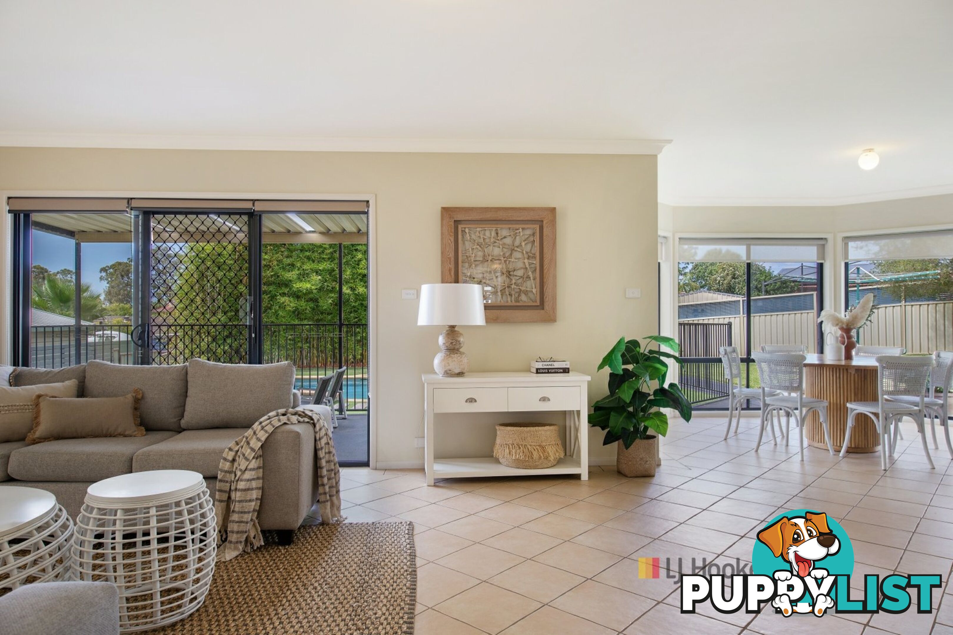 8 Swindon Close LAKE HAVEN NSW 2263