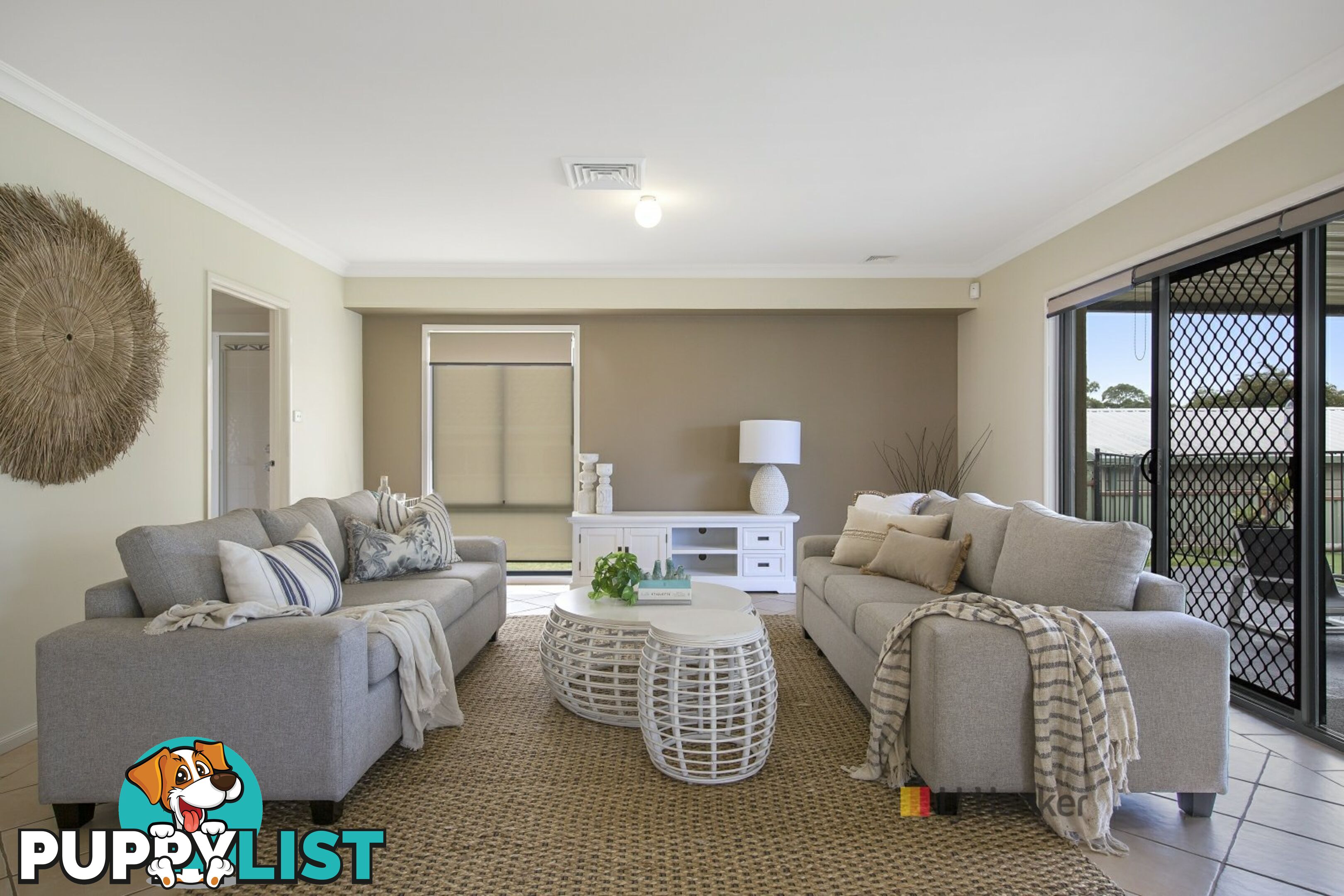 8 Swindon Close LAKE HAVEN NSW 2263