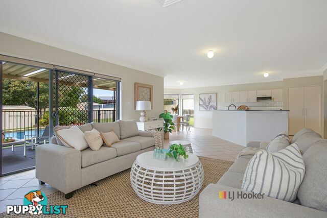 8 Swindon Close LAKE HAVEN NSW 2263