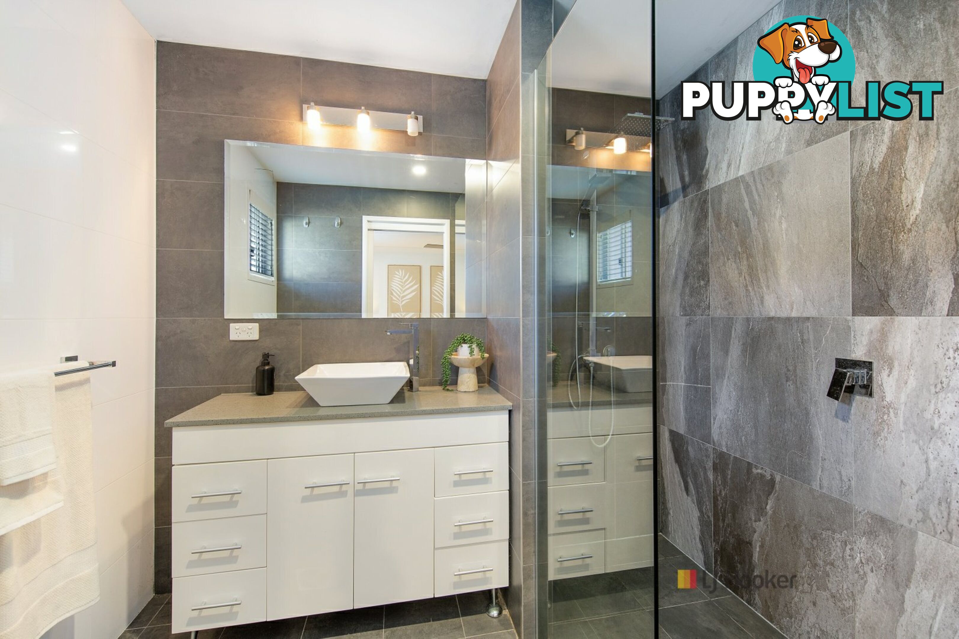 12 Lake Street WYEE POINT NSW 2259