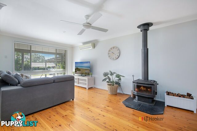 12 Lake Street WYEE POINT NSW 2259