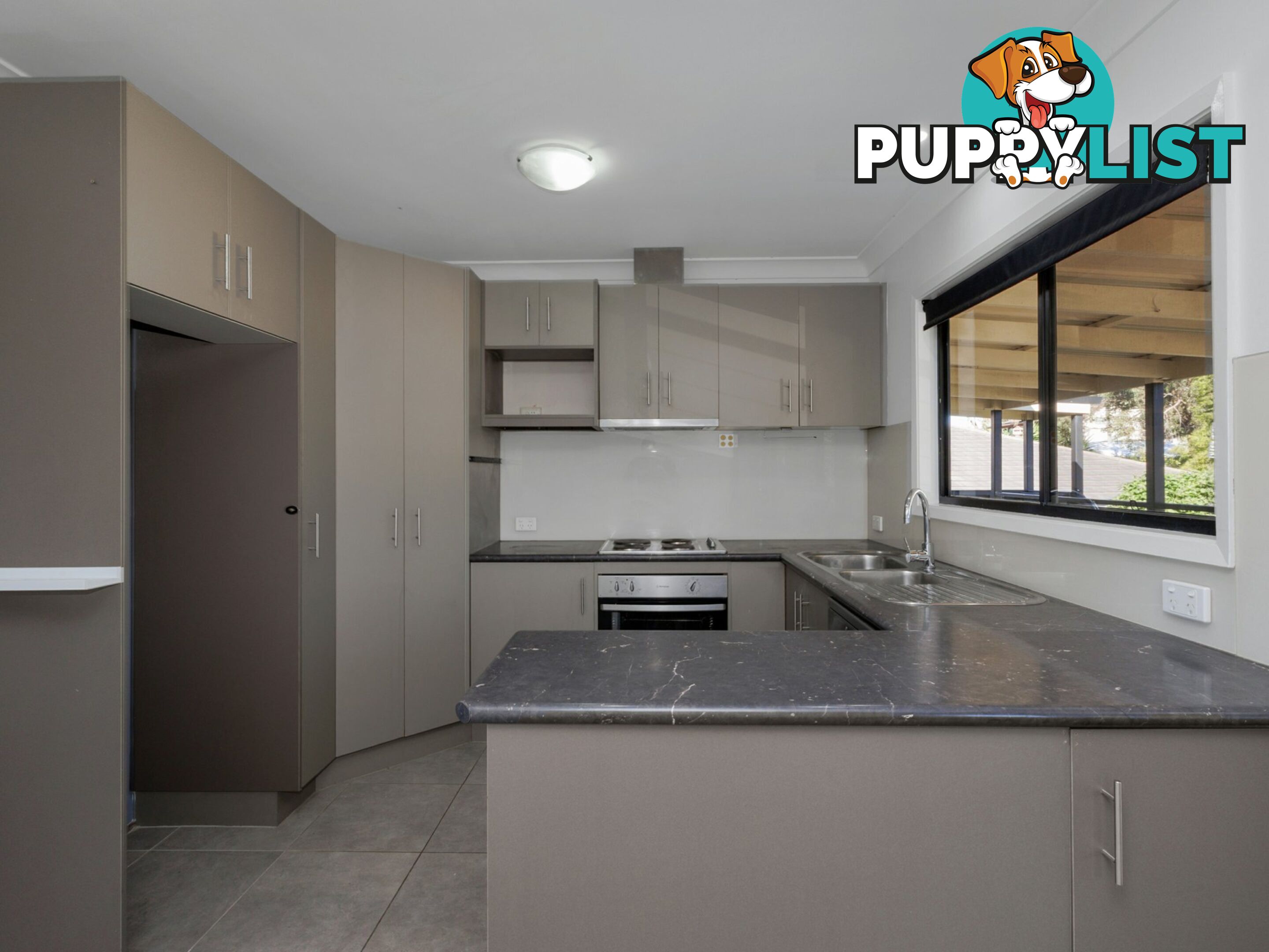 41 Warrina Avenue SUMMERLAND POINT NSW 2259