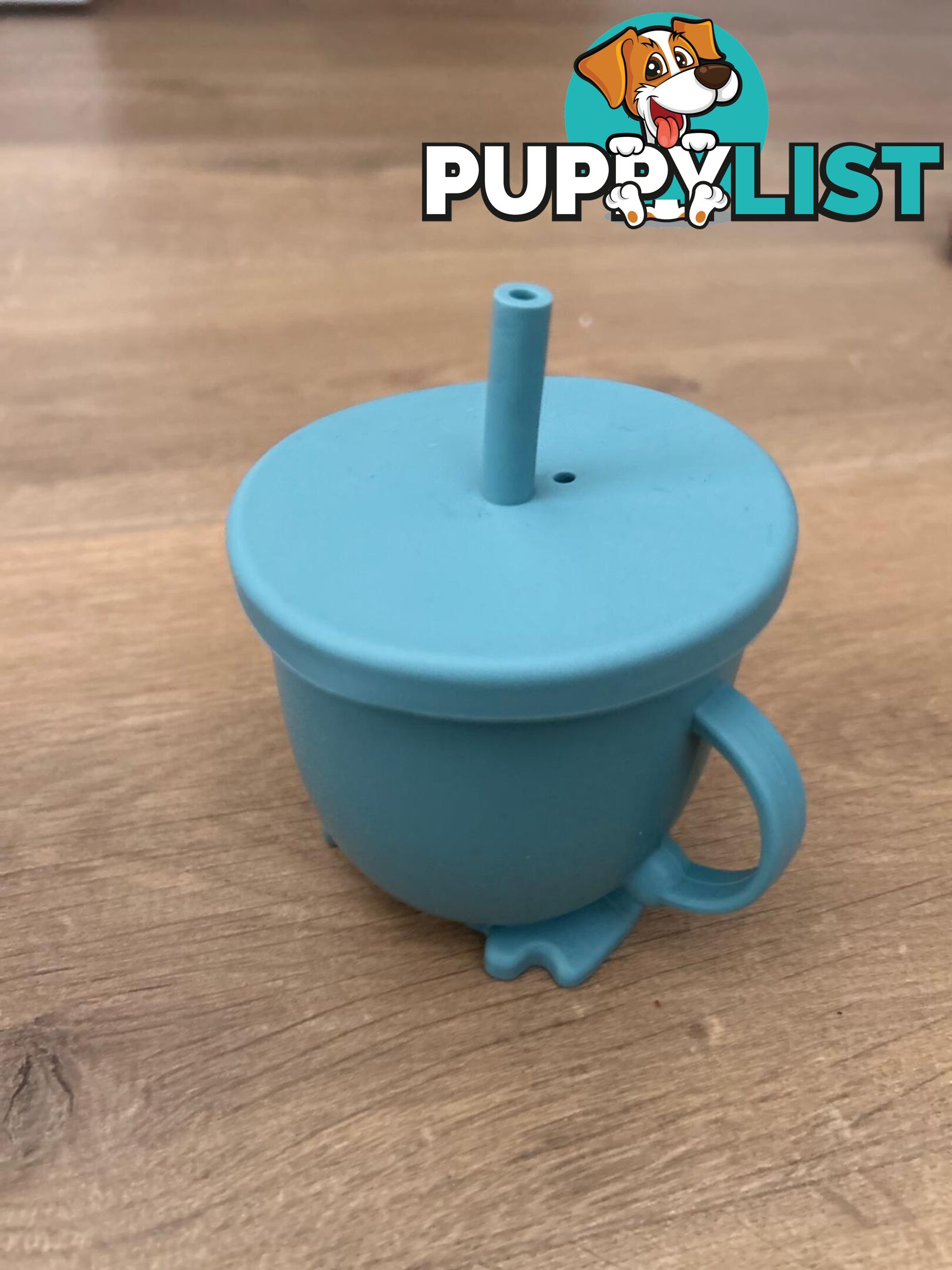 Baby  silicone cup. with lid and straw. Pick up Ryde