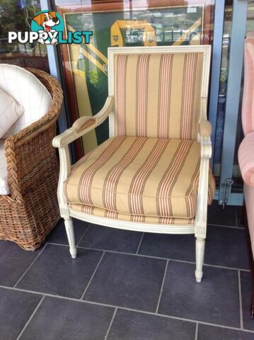 Lovely armchair carver style Hampton styling