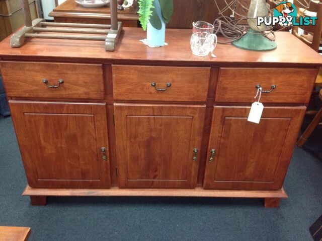 Nice modern buffet great condition