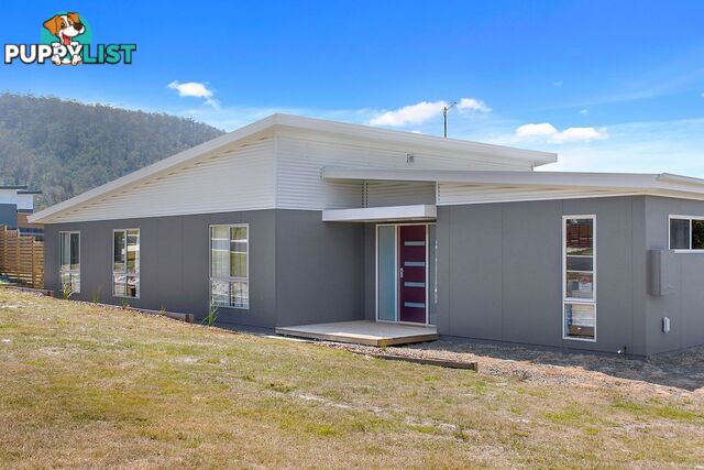 8 Rose Street BICHENO TAS 7215