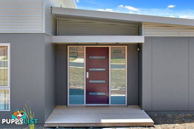 8 Rose Street BICHENO TAS 7215