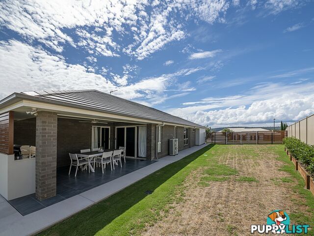 9 Lakeview Avenue WARWICK QLD 4370