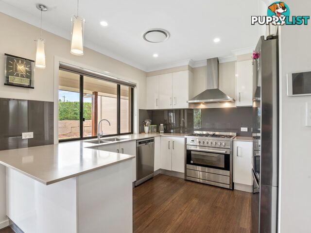 5 Lookout Place ROSENTHAL HEIGHTS QLD 4370