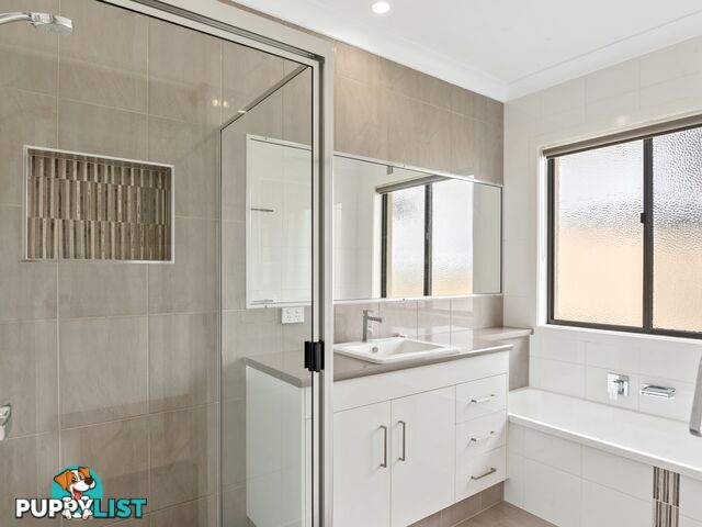 5 Lookout Place ROSENTHAL HEIGHTS QLD 4370