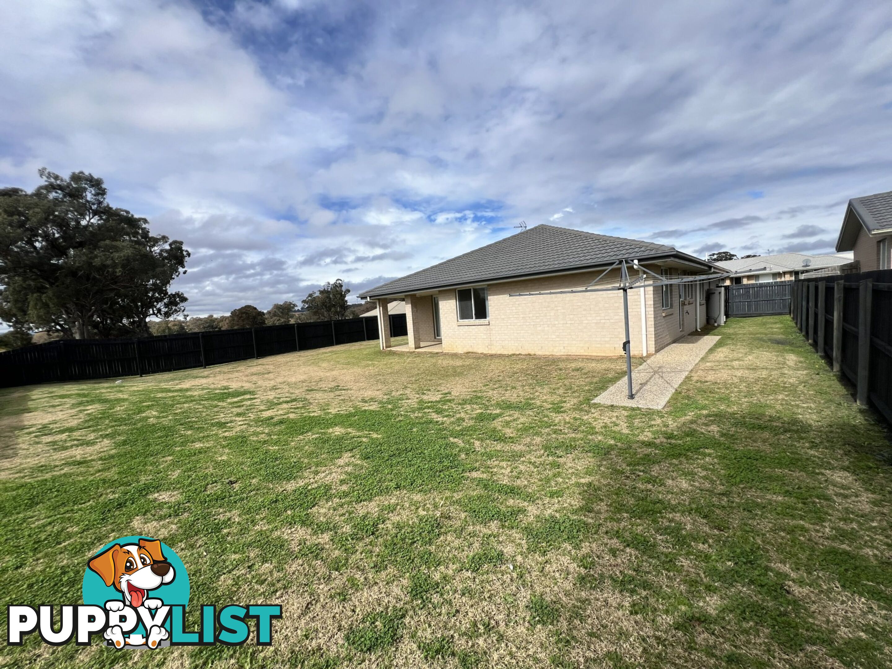 76 Maynes Street ROSENTHAL HEIGHTS QLD 4370