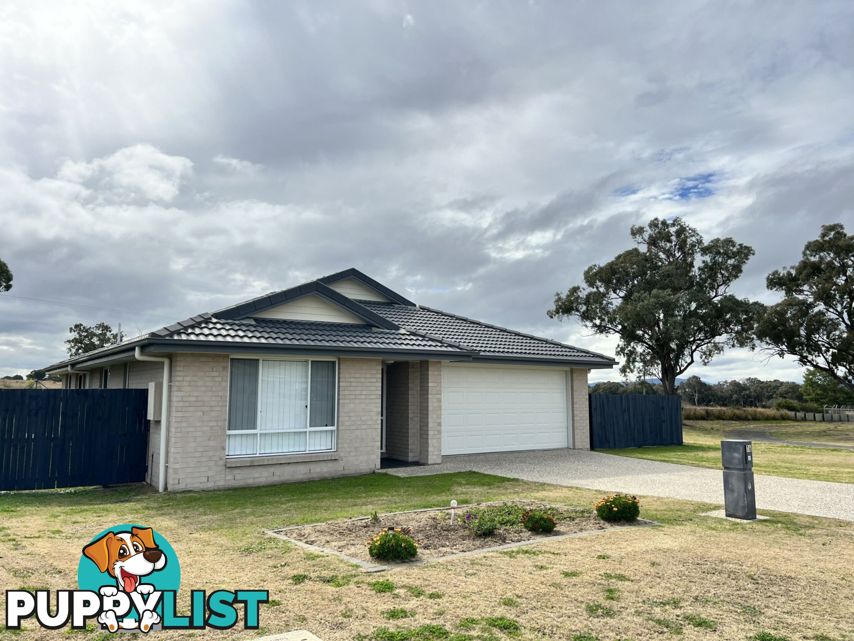 76 Maynes Street ROSENTHAL HEIGHTS QLD 4370