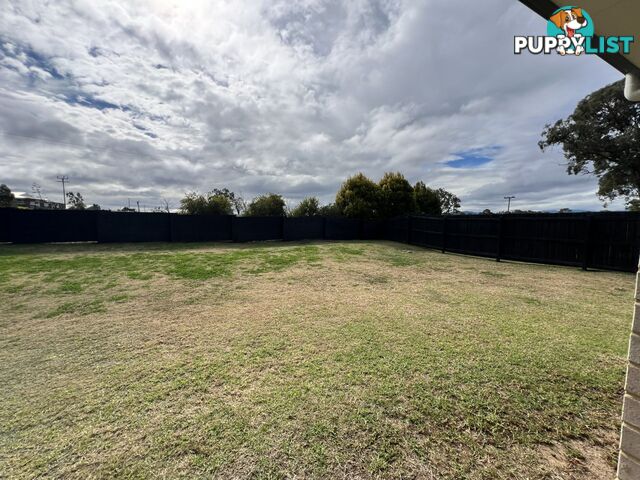 76 Maynes Street ROSENTHAL HEIGHTS QLD 4370
