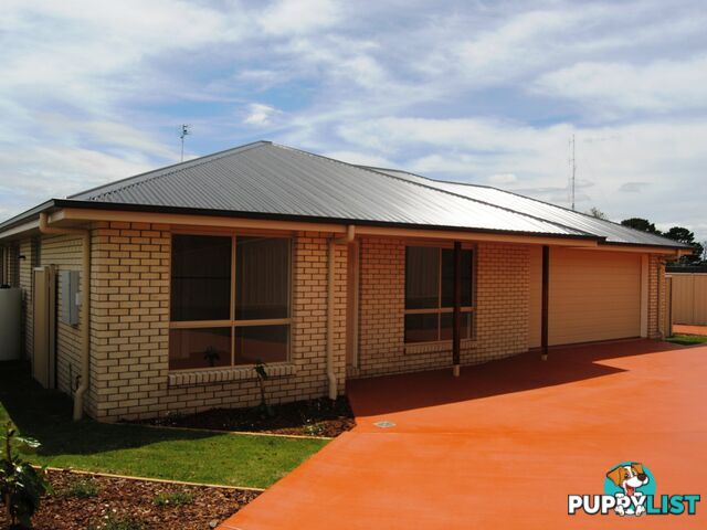 8a Lookout Place WARWICK QLD 4370