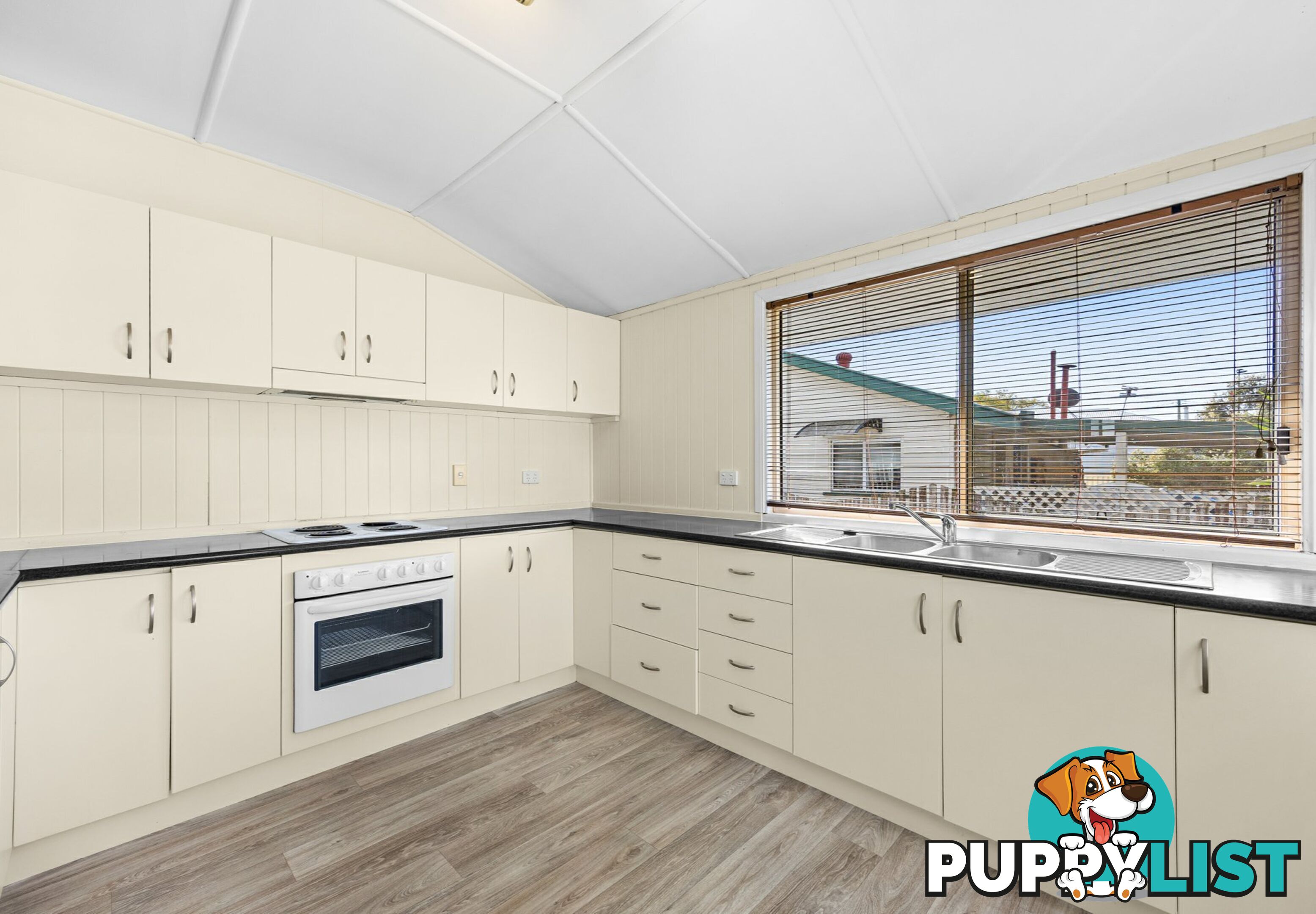 30 Stewart Avenue WARWICK QLD 4370