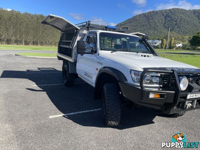 2006 Nissan Patrol cab Chassis Manual