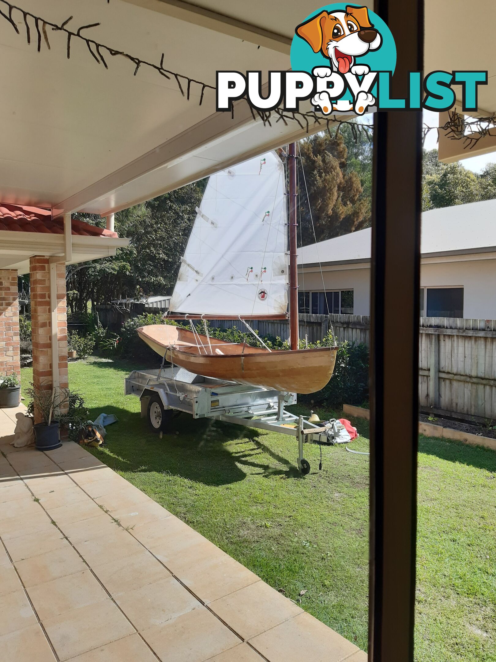 Sailing dinghy 4.3 metres long, wooden construction