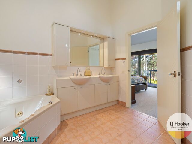 18 Hilltop Parkway TALLWOODS VILLAGE NSW 2430