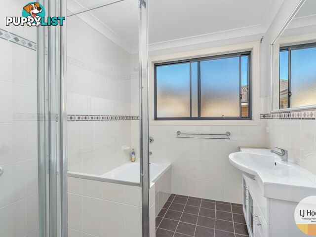 9 Barber Close TALLWOODS VILLAGE NSW 2430