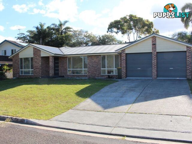 2 Hope Street HALLIDAYS POINT NSW 2430