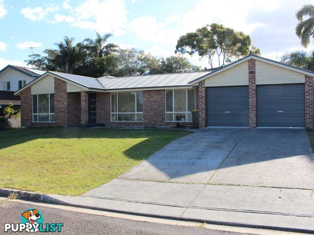 2 Hope Street HALLIDAYS POINT NSW 2430