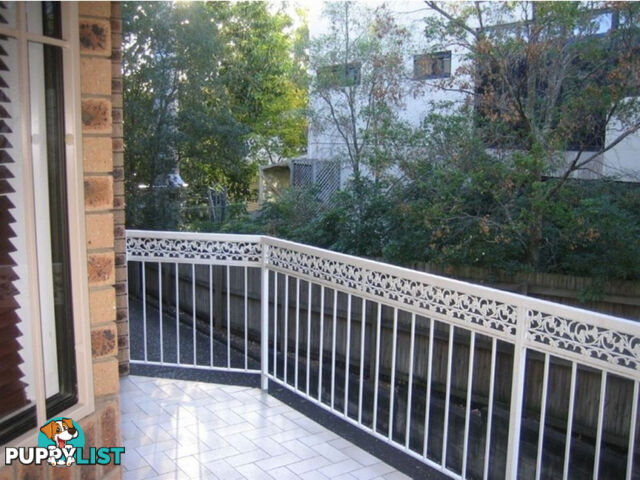 2/11 Foxton Street INDOOROOPILLY QLD 4068