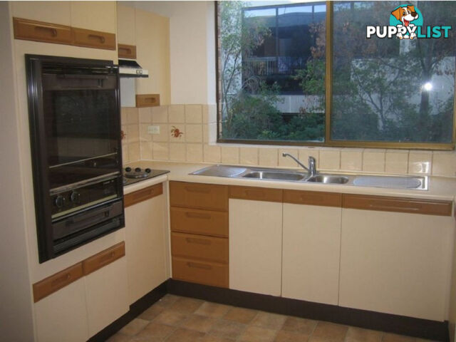 2/11 Foxton Street INDOOROOPILLY QLD 4068