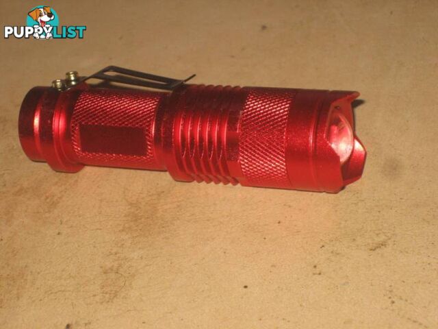 3W 300LM Mini CREE LED Flashlight Torch Adjustable Focus Zoom Red