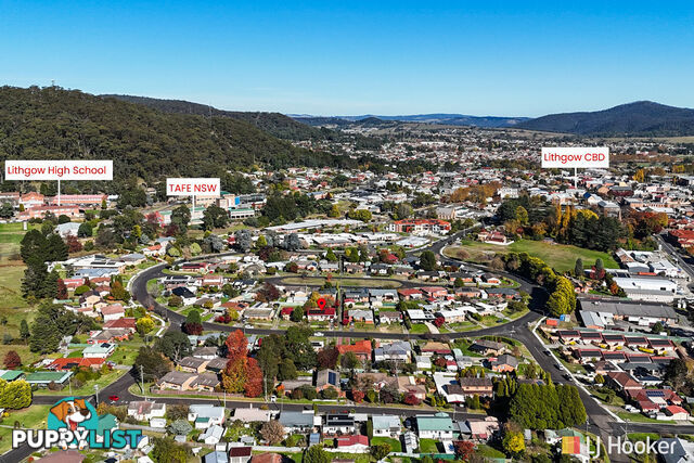 13 Maple Crescent LITHGOW NSW 2790