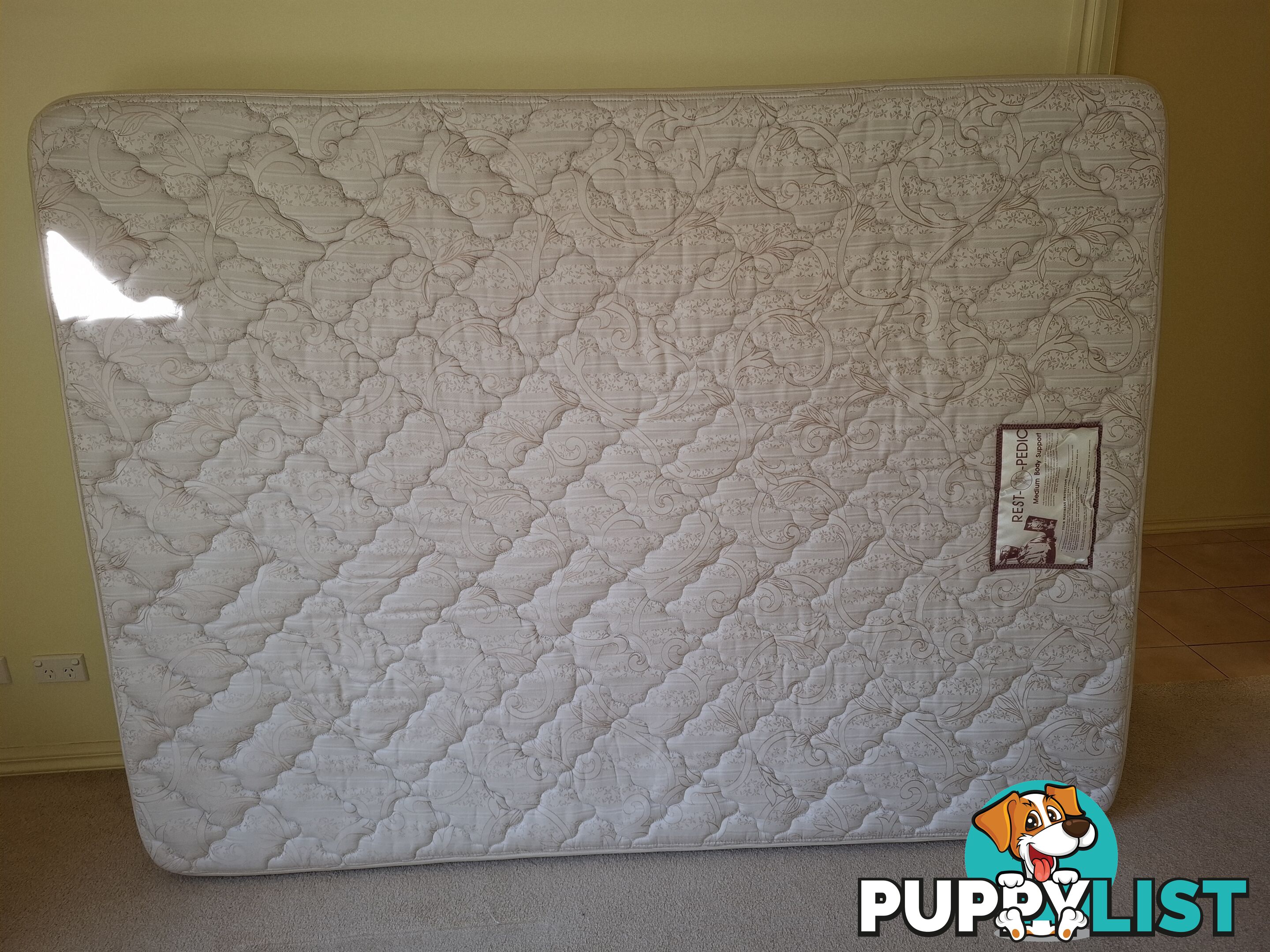 Queen size bed base and mattress