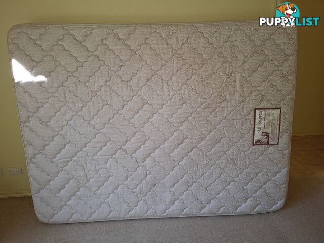 Queen size bed base and mattress
