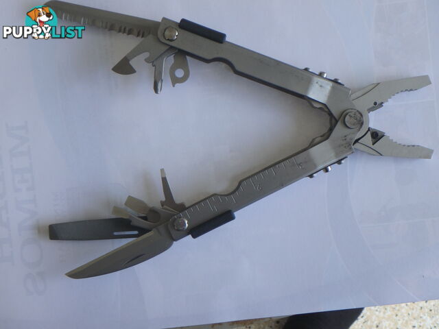 Gerber Multi-Plier 600, Carbide Cutters, Bluntnose - Silver 14 tools